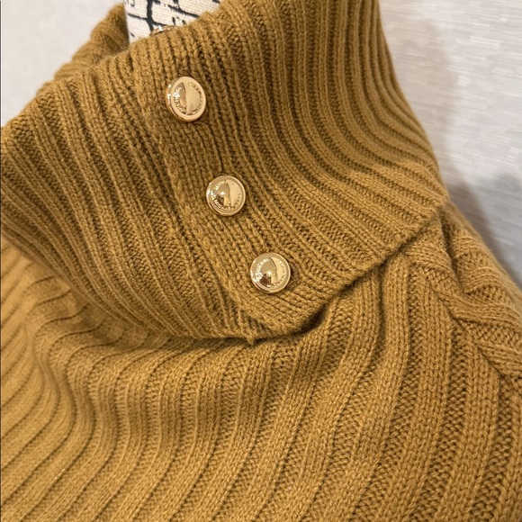 MICHAEL Michael Kors Camel Brown Wide-Rib Button Turtleneck Poncho - Picture 4 of 6